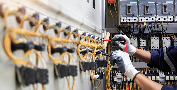 Professional Electrician technician working in Lakeland, FL